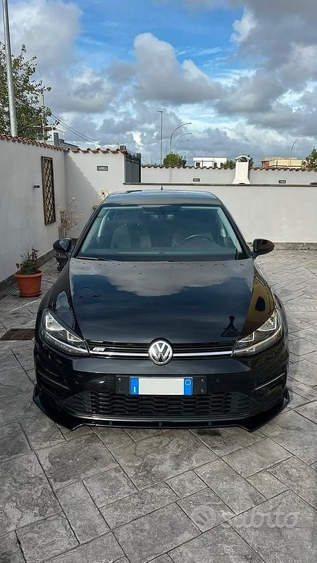 Nero Usata 2018 VW Golf R-line Berlina | 15.500 € (Buon prezzo) - Immagine 1/4