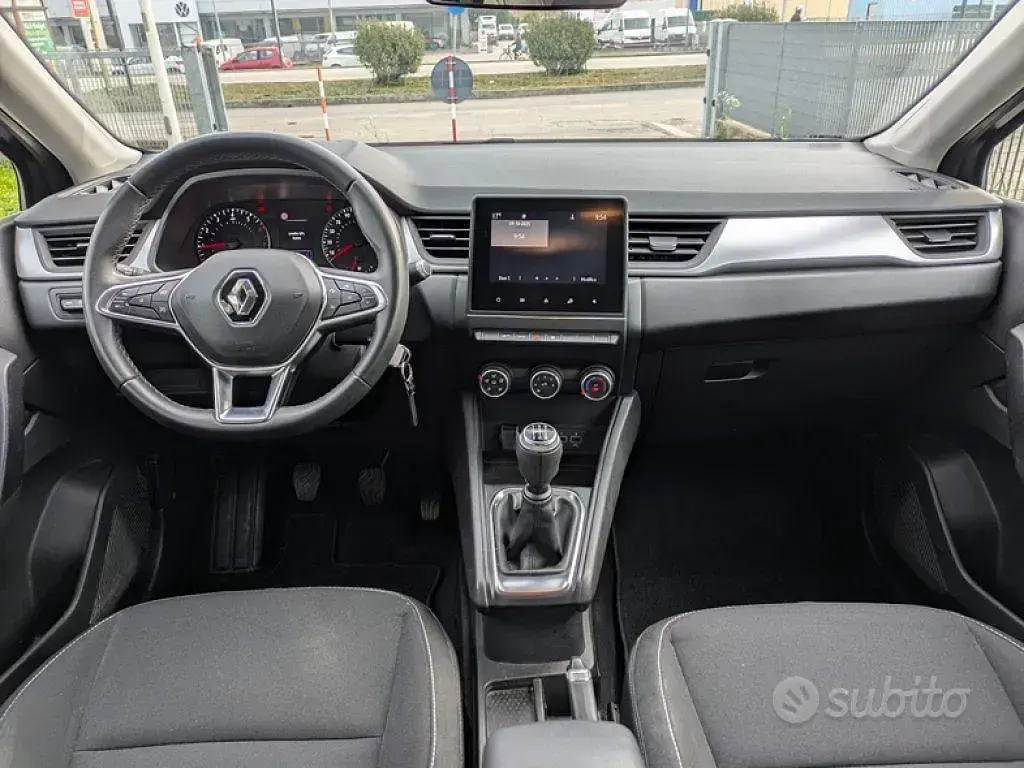 Usata Renault Captur Zen 101 CV (74 kW) 2020 Grigio(met.) SUV