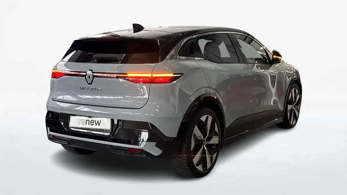 Usata Renault Megane E-Tech Techno 160 kW (218 CV) 2023 Argento Berlina