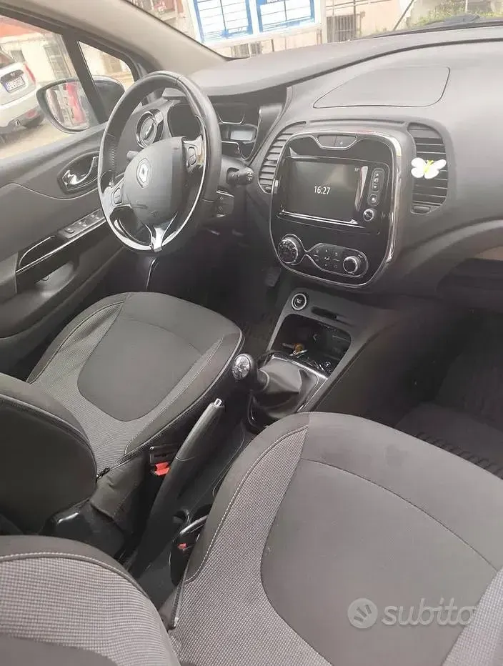 Usata Renault Captur 90 CV (66 kW) 2015 SUV