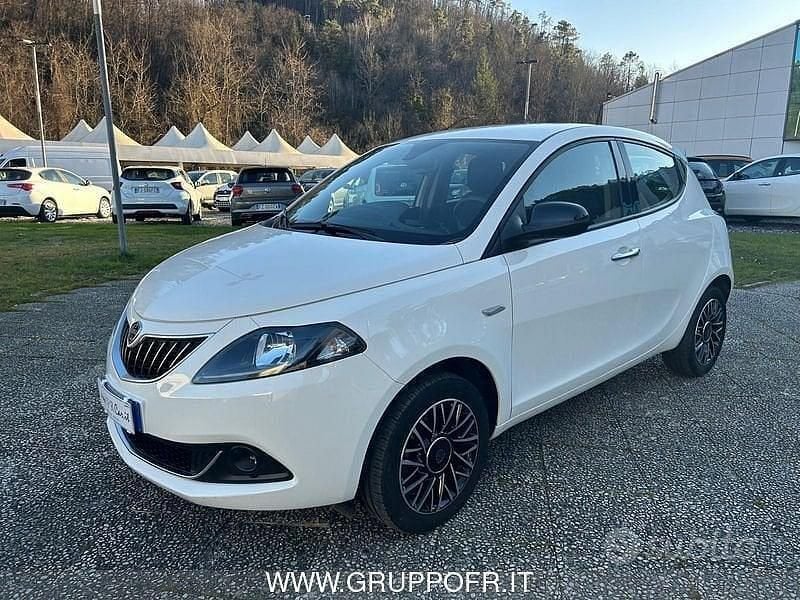 Usata Lancia Ypsilon S 69 CV (50 kW) 2024 Bianco Utilitaria
