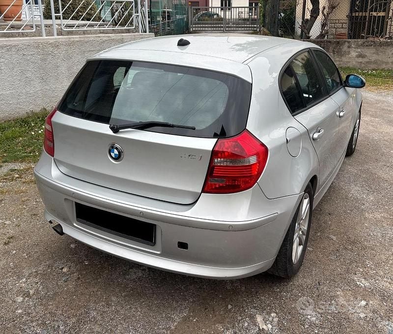 Usata BMW 116 122 CV (89 kW) 2007 Grigio Utilitaria