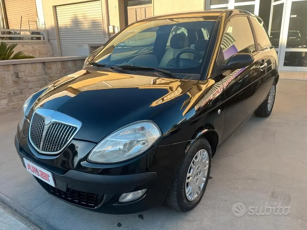 Usata Lancia Ypsilon 60 CV (44 kW) 2005 Nero Utilitaria