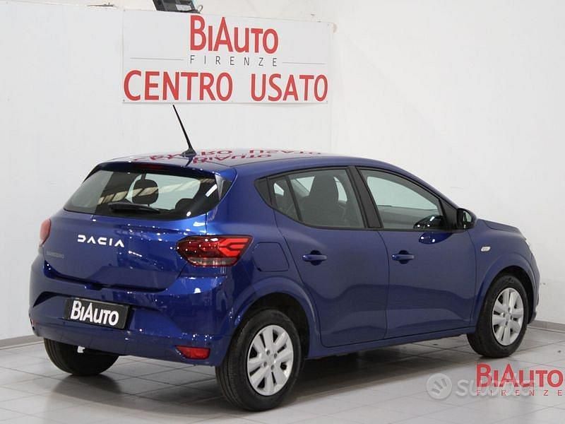 Usata Dacia Sandero Expression 67 CV (49 kW) 2024 Blu Berlina