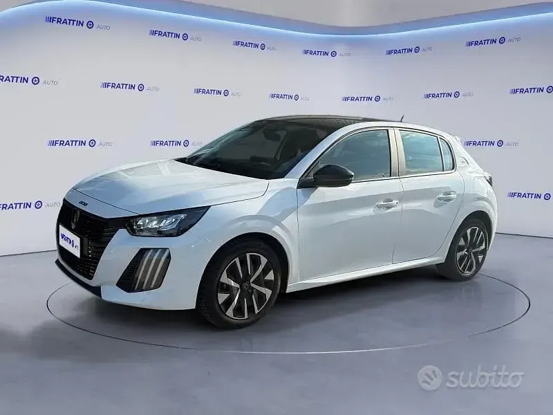 Usata Peugeot 208 GT 75 CV (55 kW) 2024 Utilitaria