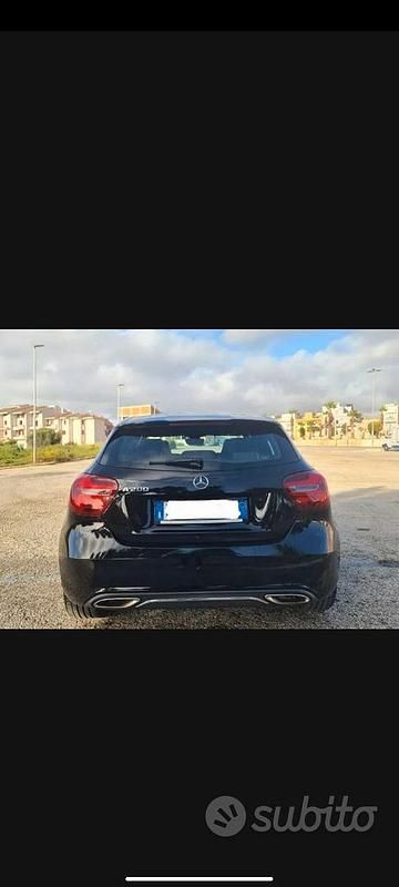 Usata Mercedes A200 156 CV (114 kW) 2019 Nero Utilitaria