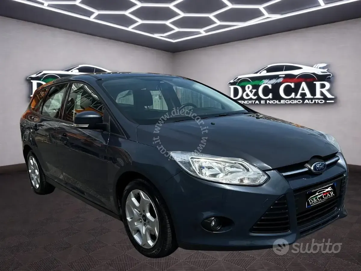 Usata Ford Focus 116 CV (85 kW) 2013 Grigio Station wagon