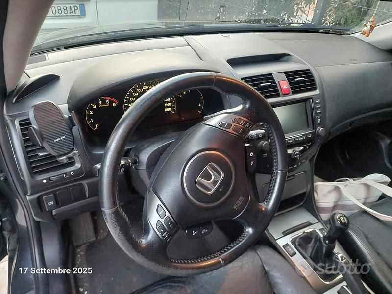 Usata Honda Accord 141 CV (103 kW) 2007 Nero Berlina