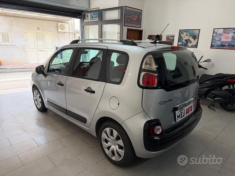 Begagnad Citroën C3 92 HK (67 kW) 2012 Grå Minibuss