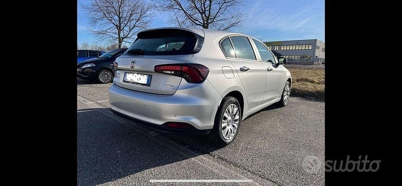 Usata Fiat Tipo Business 120 CV (88 kW) 2018 Argento Berlina