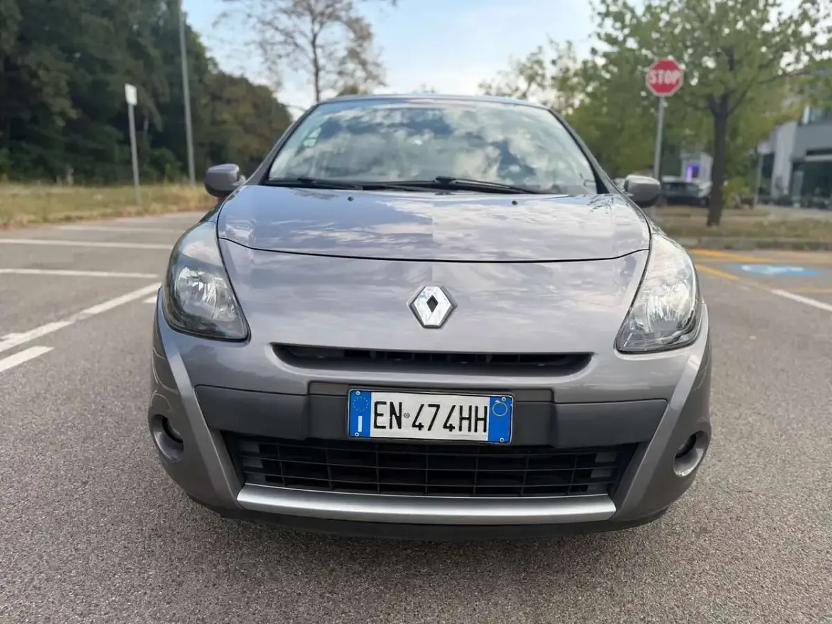 Usata Renault Clio IV 75 CV (55 kW) 2012 Grigio Berlina