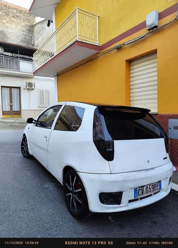 Bianco Usata 2005 Fiat Punto Sport Tre volumi | 800 € (Super prezzo) - Immagine 1/4