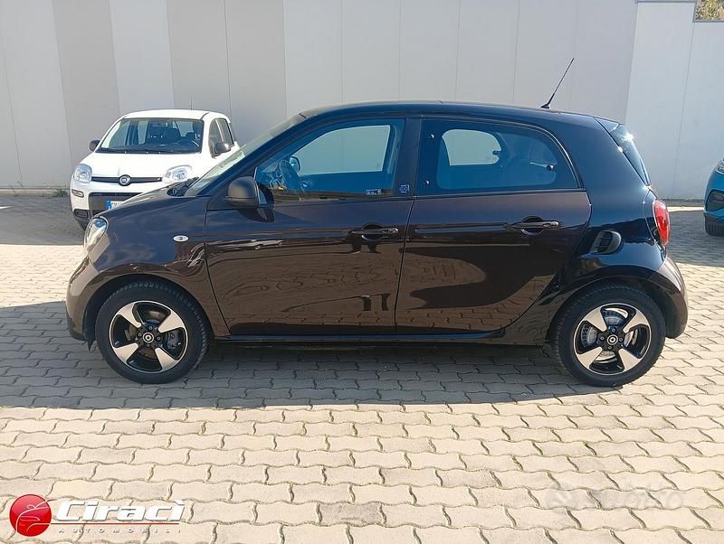 Usata Smart ForFour Electric Drive Passion 41 kW (56 CV) 2021 Marrone Utilitaria