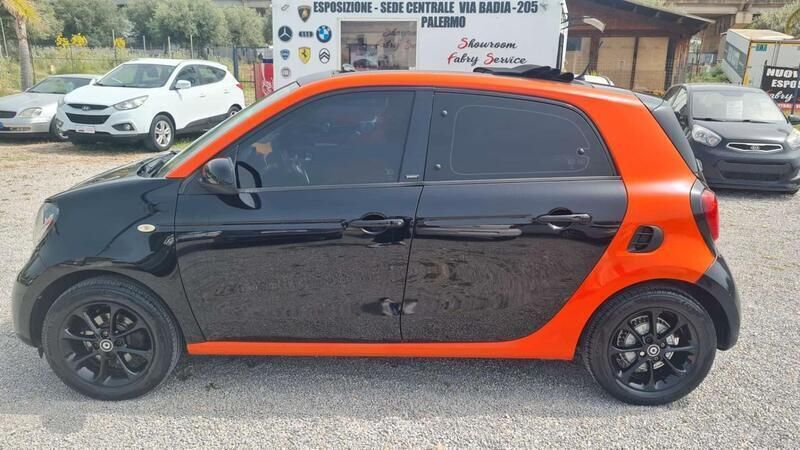 Usata Smart ForFour Passion 89 CV (65 kW) 2015 Nero Utilitaria