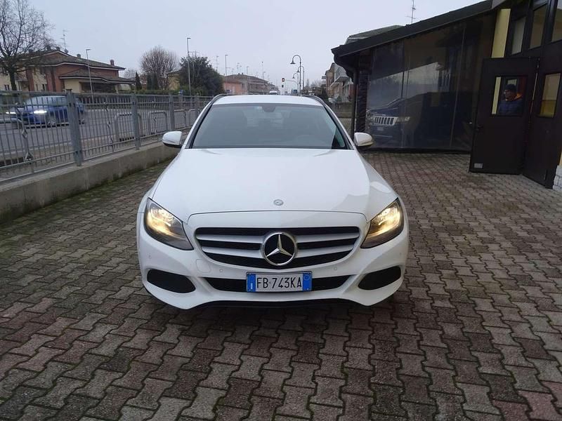 Usata Mercedes C200 Business 136 CV (100 kW) 2015 Bianco Station wagon