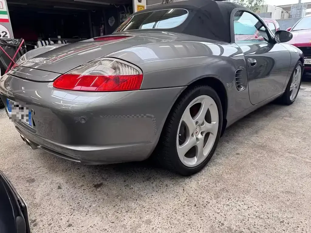 Usata Porsche Boxster 260 CV (191 kW) 2005 Grigio Cabrio