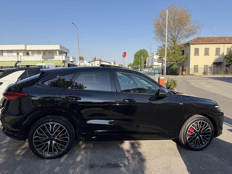 Nuova Audi Q5 Sportback S-Line 204 CV (150 kW) 2026 Nero SUV