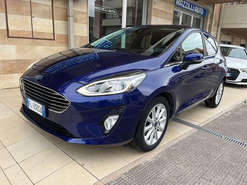 Usata Ford Fiesta Titanium 86 CV (63 kW) 2017 Blu Utilitaria