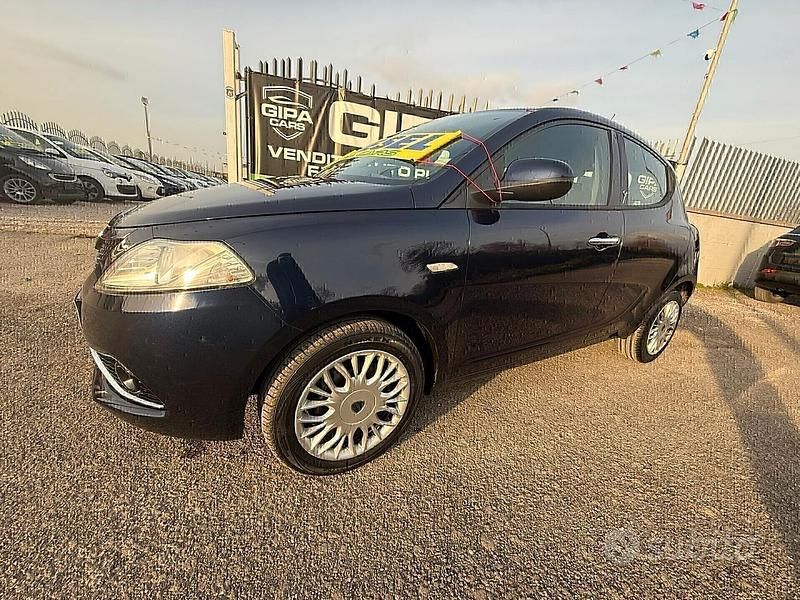 Usata Lancia Ypsilon S 95 CV (69 kW) 2016 Blu Utilitaria