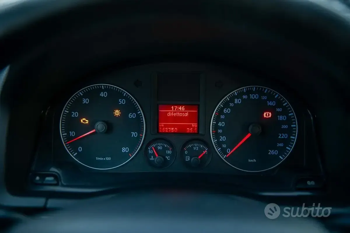 Usata VW Golf V 75 CV (55 kW) 2007 Nero Berlina
