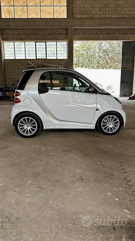 Usata Smart ForTwo Coupé 54 CV (39 kW) 2011 Bianco Coupé