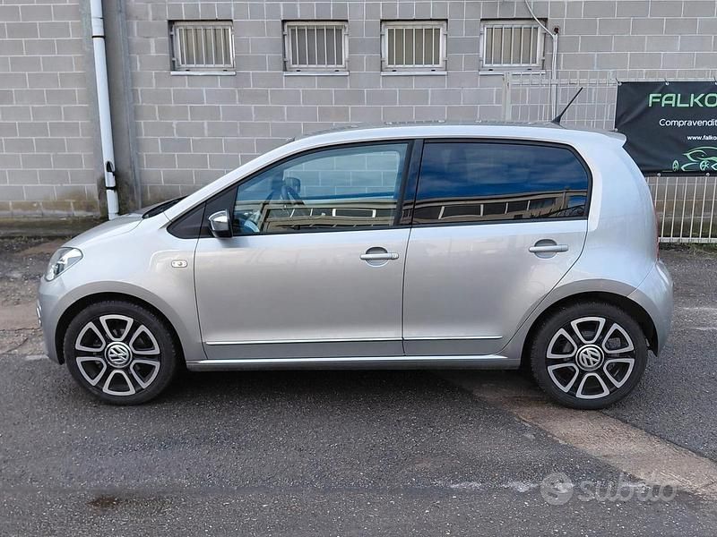 Usata VW up! high up! 75 CV (55 kW) 2014 Grigio Utilitaria