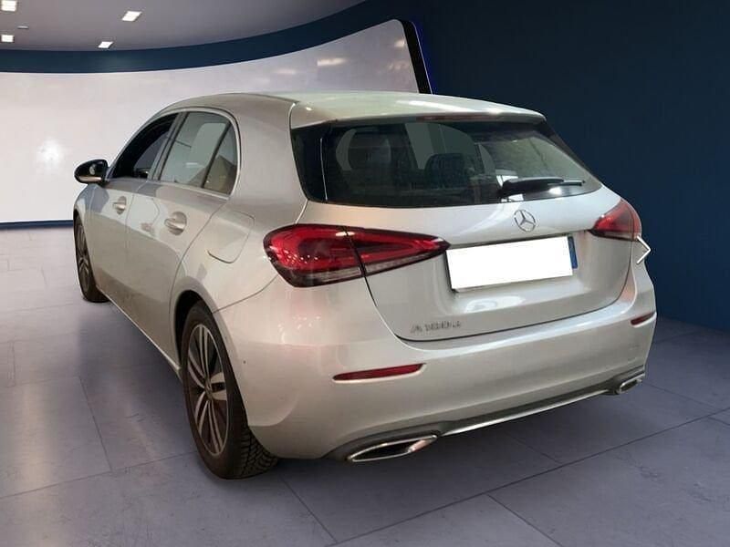 Usata Mercedes A180 116 CV (85 kW) 2021 Grigio Berlina