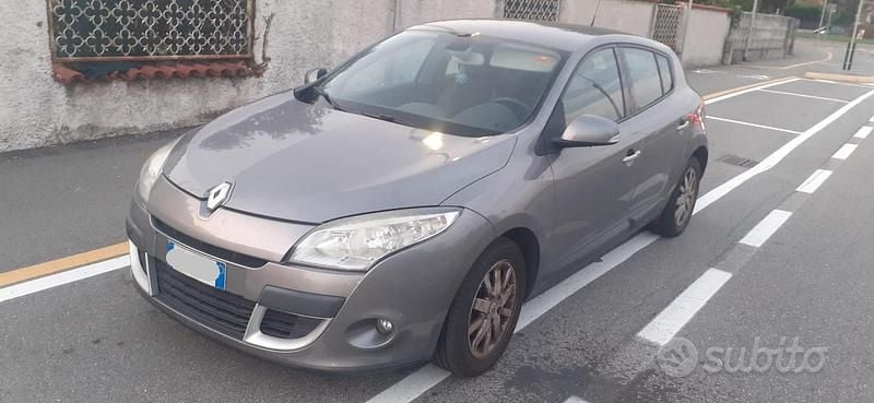 Usata Renault Mégane Luxe 130 CV (95 kW) 2009 Grigio Berlina