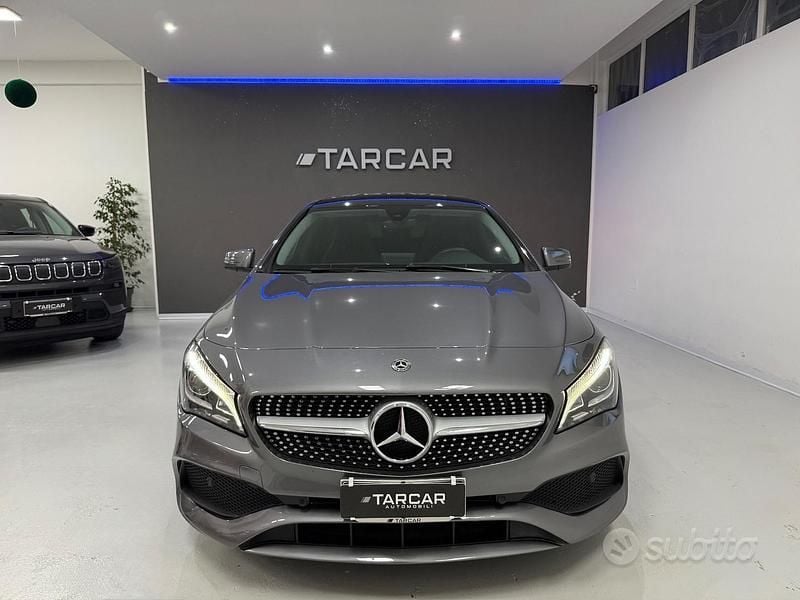 Usata Mercedes CLA220 Premium 169 CV (124 kW) 2019 Grigio Berlina