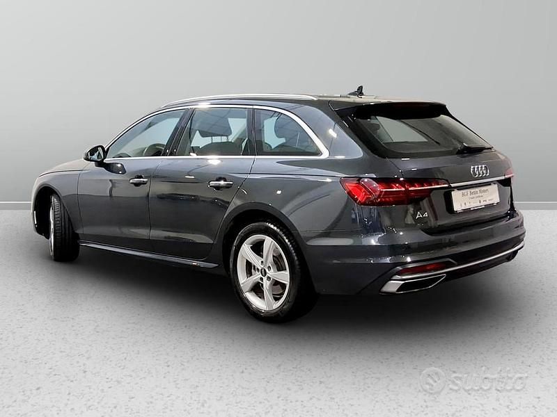 Begagnad Audi A4 Advanced Plus 163 HK (119 kW) 2024 Grå Kombi