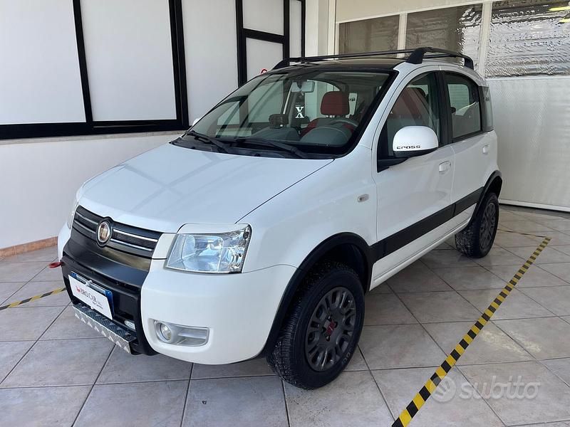 Bianco Usata 2004 Fiat Panda 4x4 Climbing Due volumi | 6500 € (Cara) - Immagine 1/4