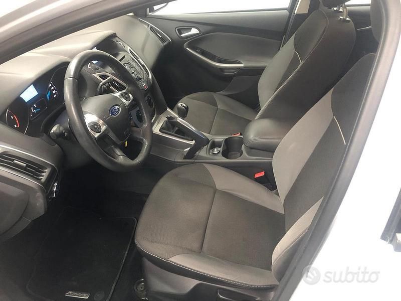 Usata Ford Focus 105 CV (77 kW) 2012 Bianco Berlina
