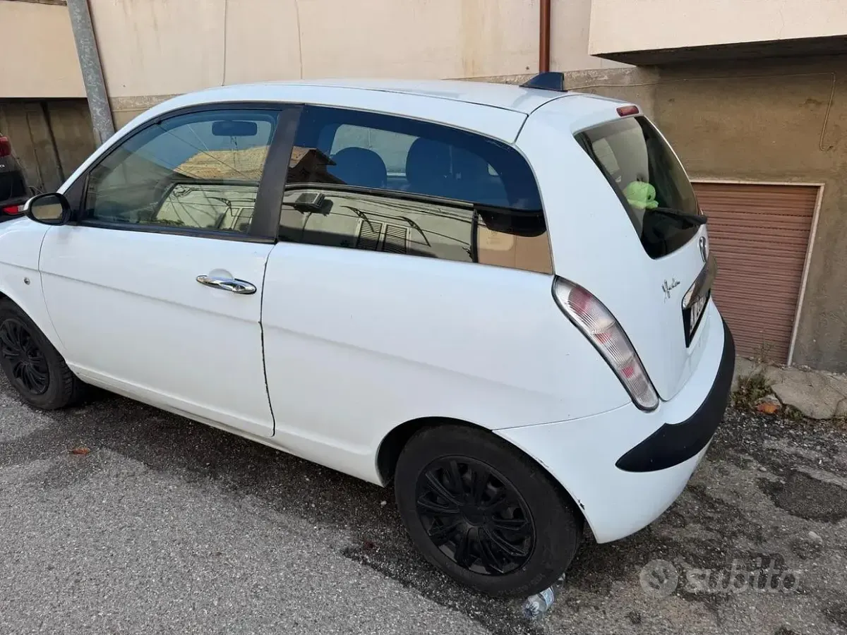 Usata Lancia Ypsilon 60 CV (44 kW) 2005 Utilitaria