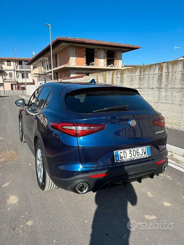Usata Alfa Romeo Stelvio Business 200 CV (147 kW) 2020 Blu SUV