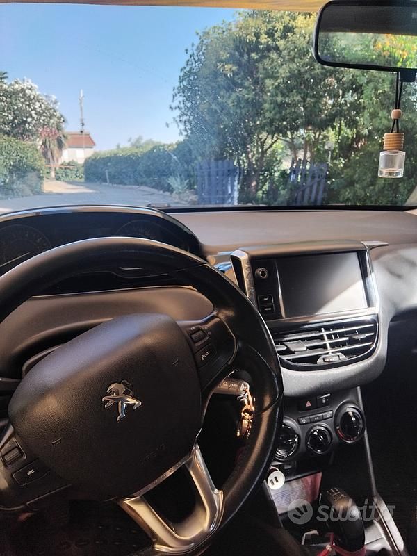 Usata Peugeot 208 82 CV (60 kW) 2017 Grigio Utilitaria