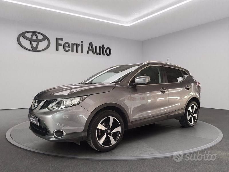 Grigio Usata 2015 Nissan Qashqai 360º SUV | 10.500 € (Super prezzo) - Immagine 1/4