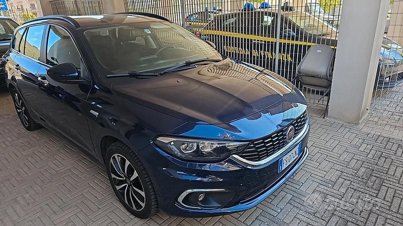 Usata Fiat Tipo Business 120 CV (88 kW) 2018 Blu Station wagon