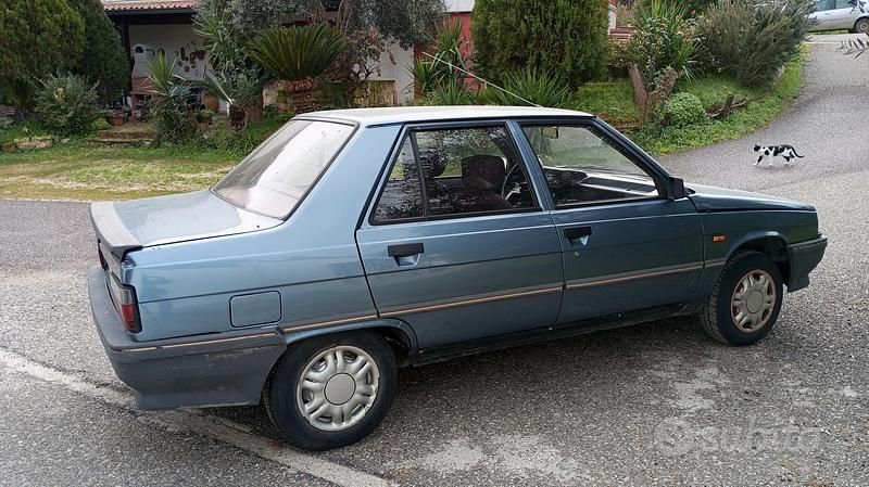 Usata Renault R9 1987 Grigio Berlina