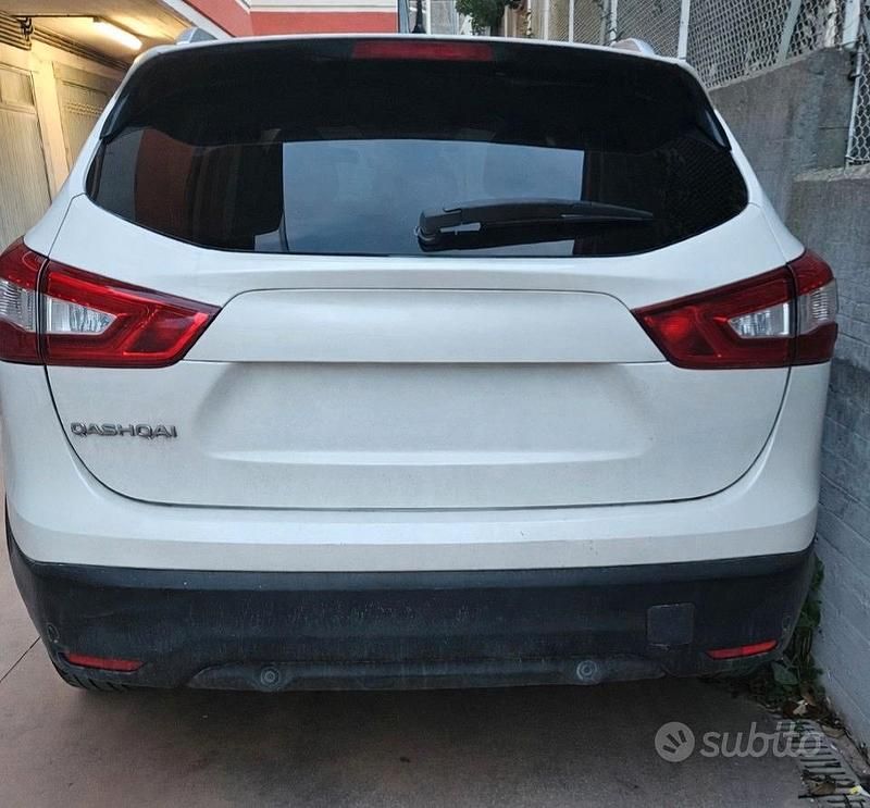Usata Nissan Qashqai Tekna 110 CV (80 kW) 2014 Bianco SUV