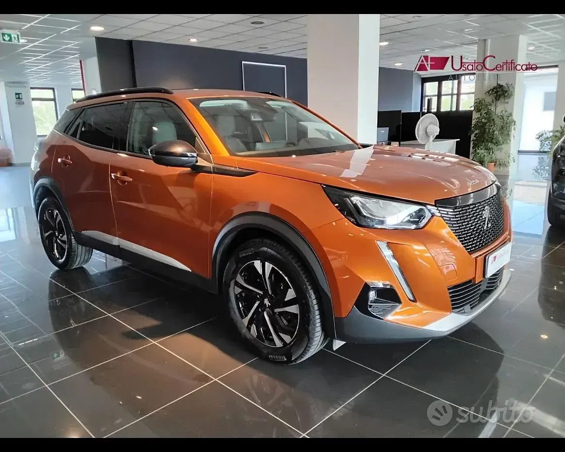 Usata Peugeot 2008 Allure 131 CV (96 kW) 2022 Giallo SUV