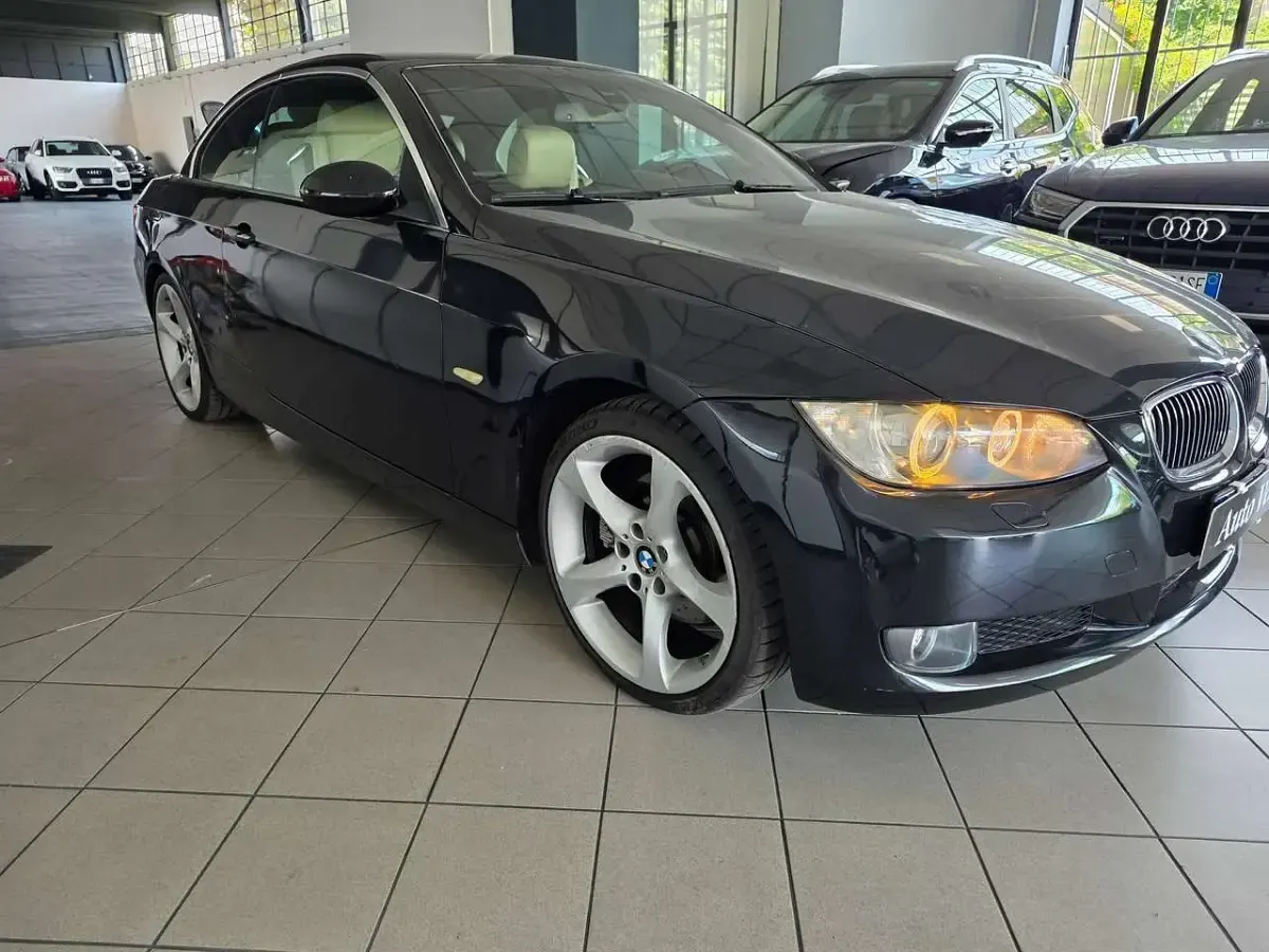 Usata BMW 325 218 CV (160 kW) 2007 Nero Cabrio
