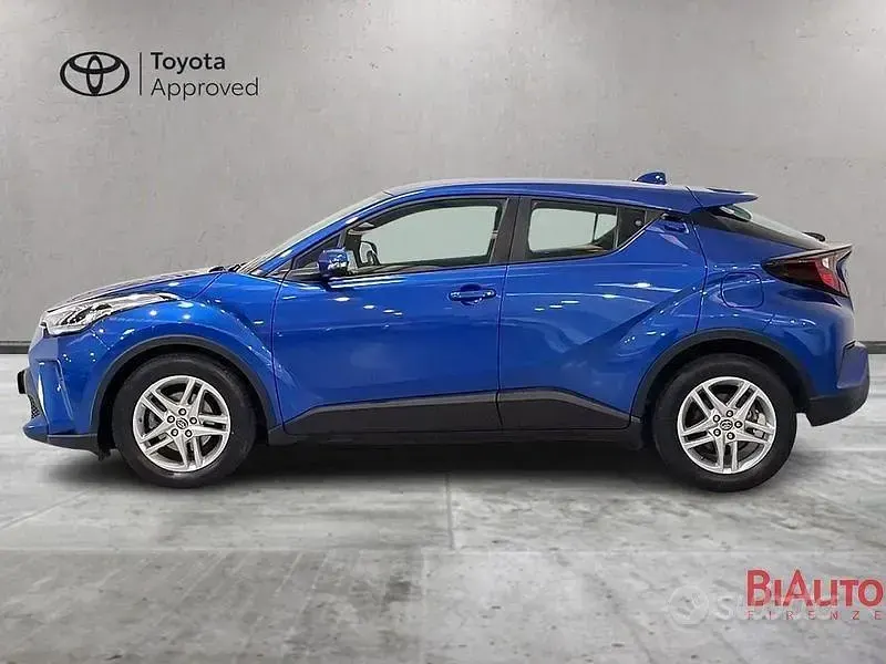 Usata Toyota C-HR Active 122 CV (89 kW) 2022 Bluazzurro SUV