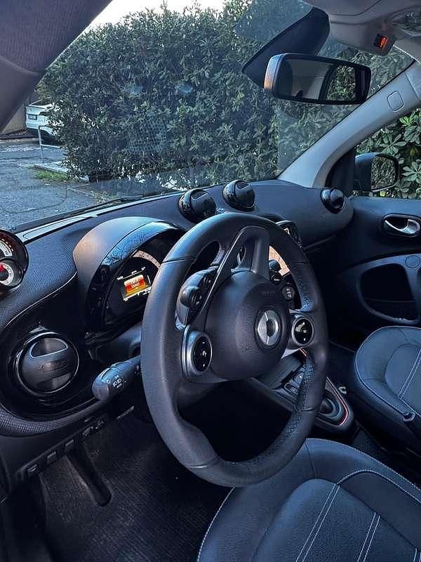 Usata Smart ForTwo Coupé Prime 41 kW (56 CV) 2023 Grigio Utilitaria