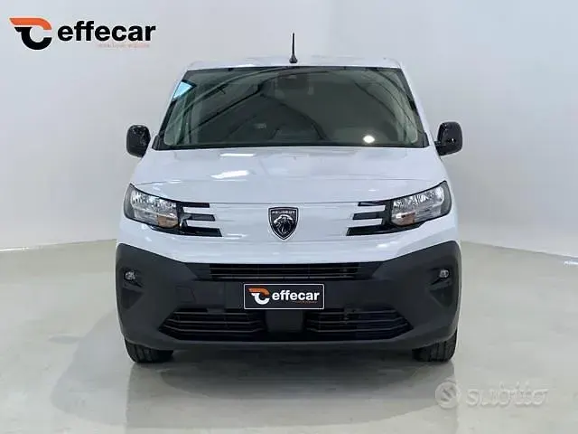 Usata Peugeot Partner 102 CV (75 kW) 2025 Bianco Monovolume