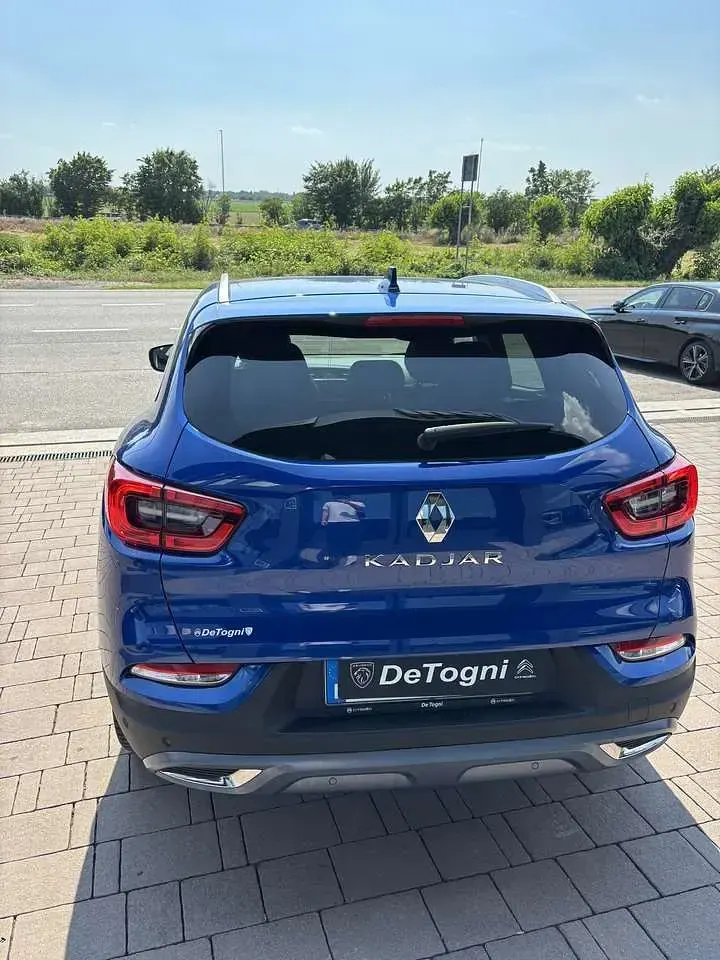 Usata Renault Kadjar Techno 140 CV (102 kW) 2022 Blu/azzurro SUV