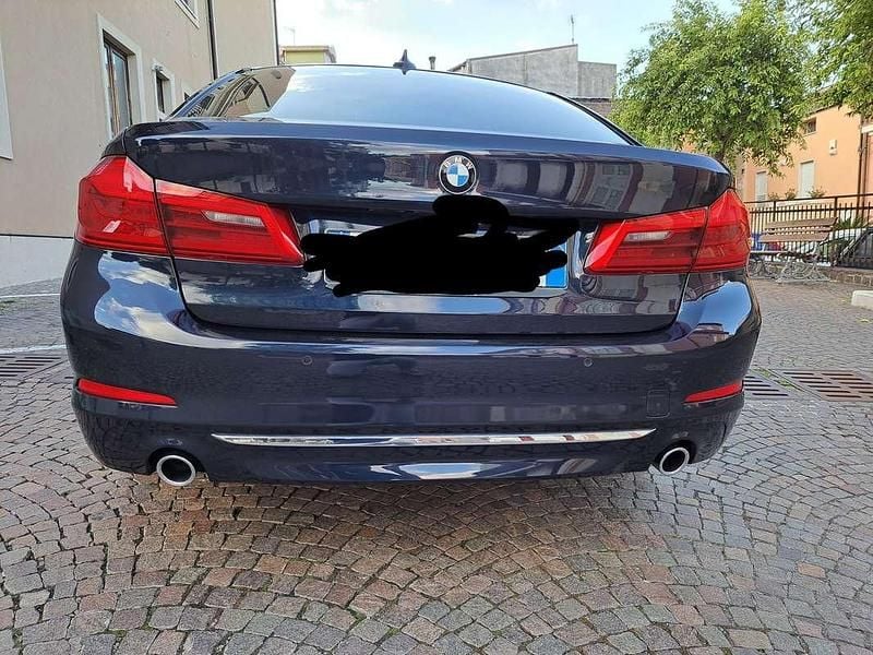 Usata BMW 520 Luxury Line 190 CV (139 kW) 2018 Blu/azzurro Berlina
