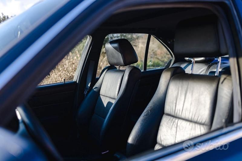 Usata BMW M5 340 CV (250 kW) 1992 Blu Berlina