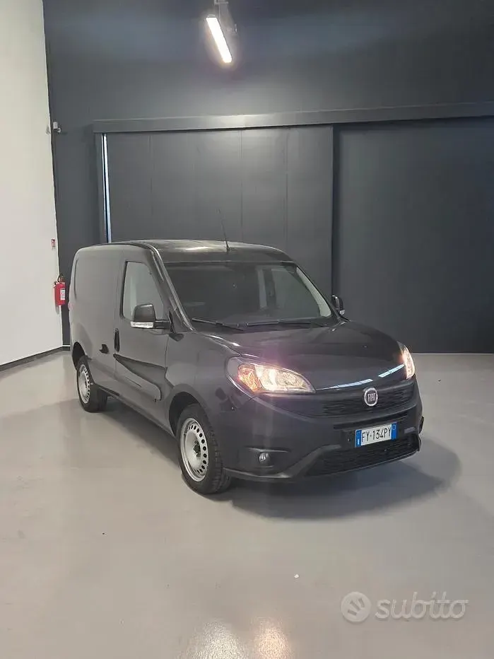 Usata Fiat Doblò Lounge 120 CV (88 kW) 2019 Verde Monovolume