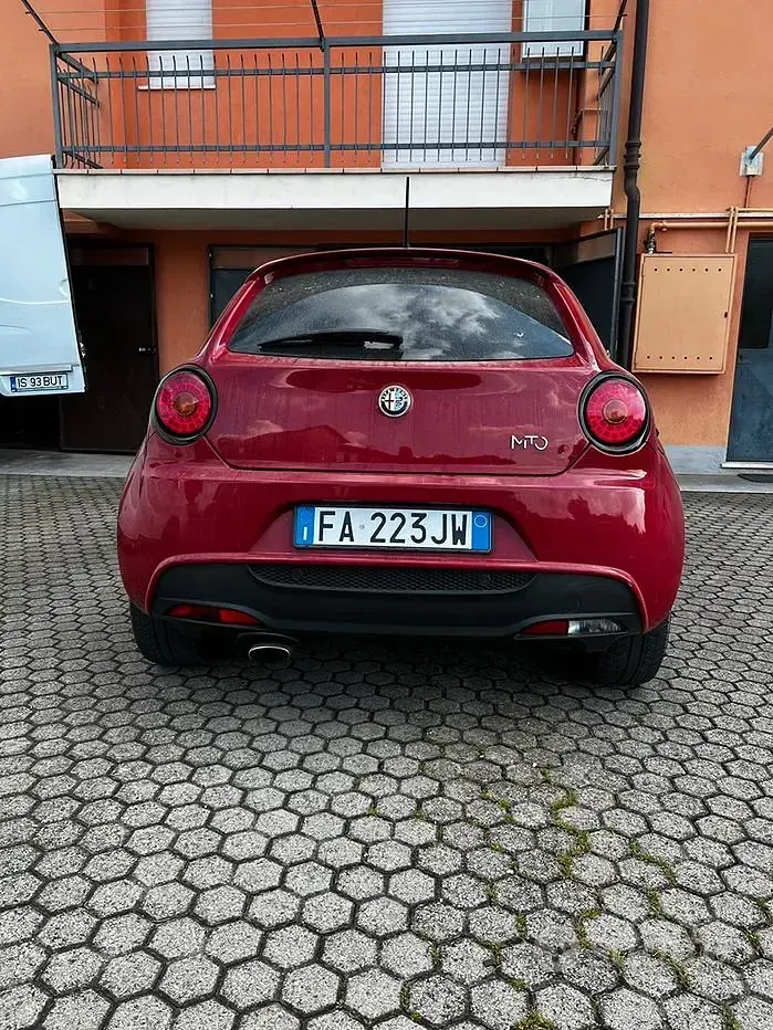 Usado Alfa Romeo GT Junior 120 CV (88 kW) 2015 Rojo Berlina