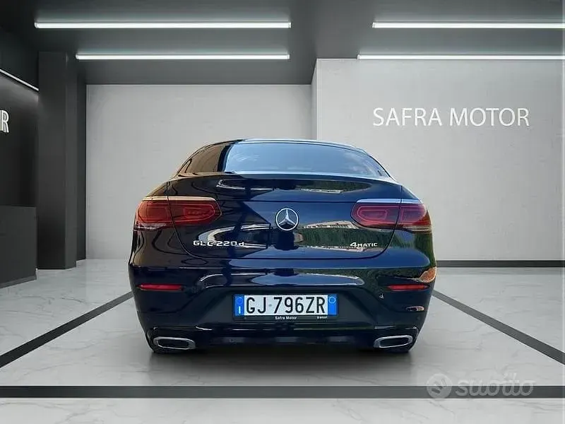 Usata Mercedes GLC220 194 CV (142 kW) 2022 Blu/azzurro SUV